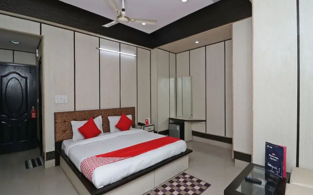 OYO 12848 Hotel Akash - Faridabad