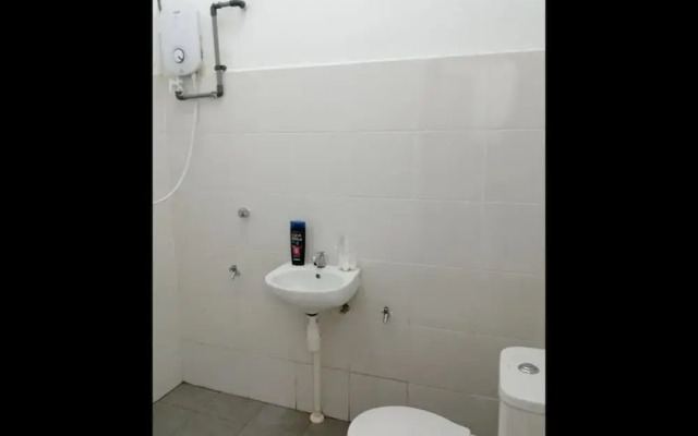 Family Room in Kuching, With Ac and Wifi