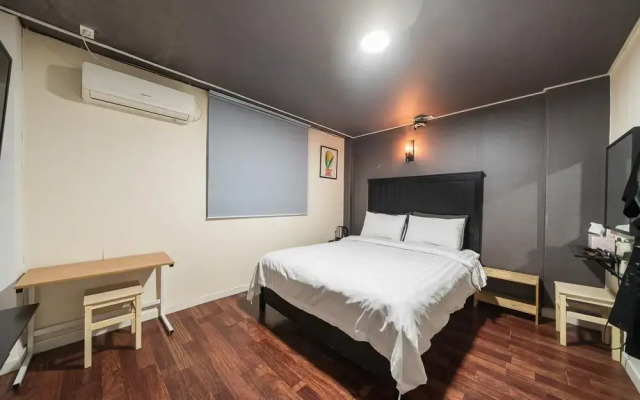 Suwon (Yeonghwa-dong) Dalbit Motel