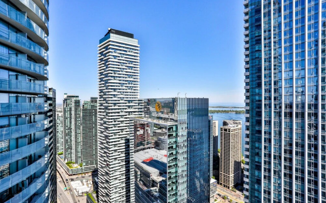 Brilliant High-Rise 2 Bed and Parking