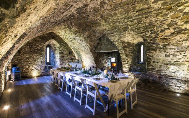 Castle House - 5 Bedroom - Manorbier