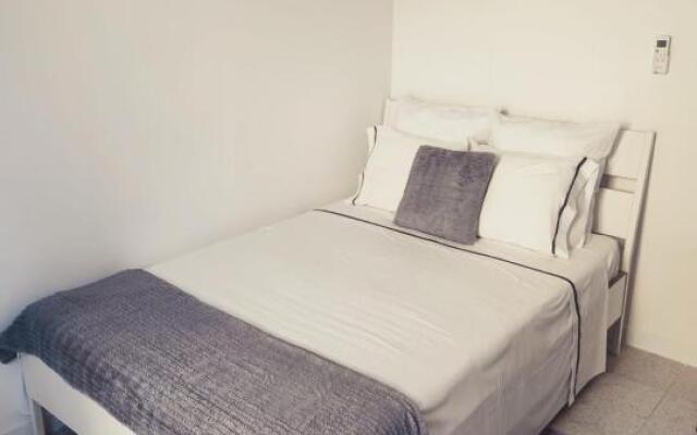 Moradia Geminada V0 - Localização Central - Casa Inteira