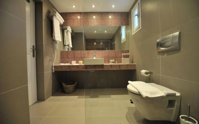 Almira Suites