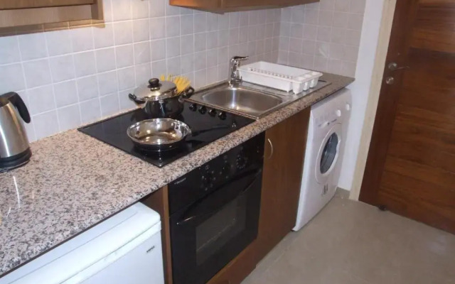 Studio with shower room E3, full kitchen, poolside, FREE WIFI