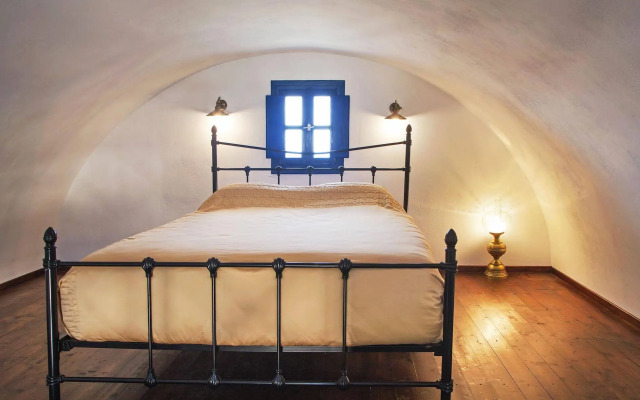 Villa Pezoula Santorini