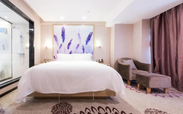 Lavande Hotel Heyuan Wanlongcheng