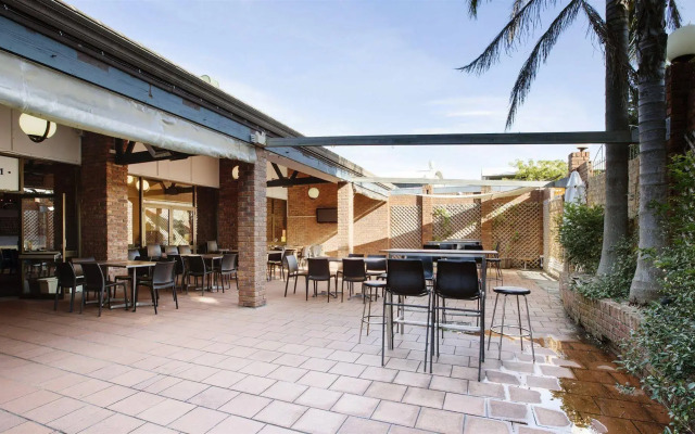 Parkway Hotel