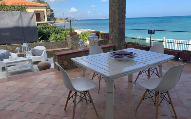 Sfondo Blu Villa sul mare