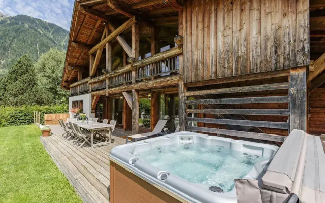 Magnificent Chalet Valhalla 5 Central Chamonix