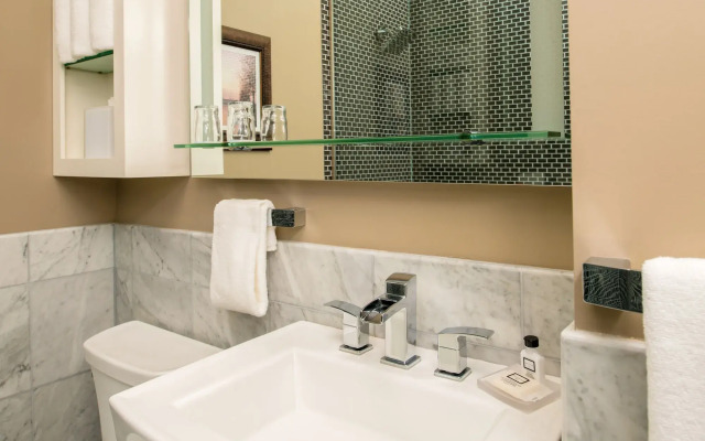 Mark Spencer Hotel