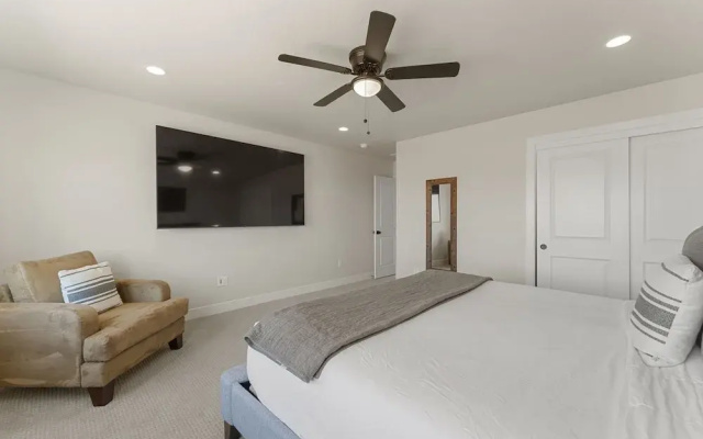 The Splash Yard 5 Bedroom Home