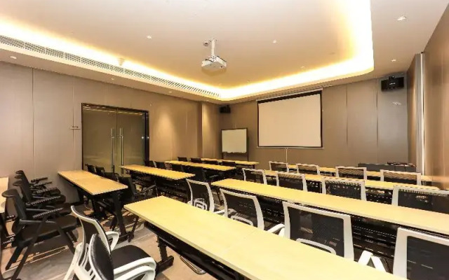 Ji Hotel Shanghai Xujiahui Guanshengyuan Road Store