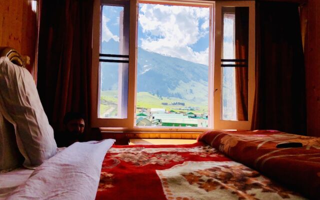 Hotel Glacier Heights