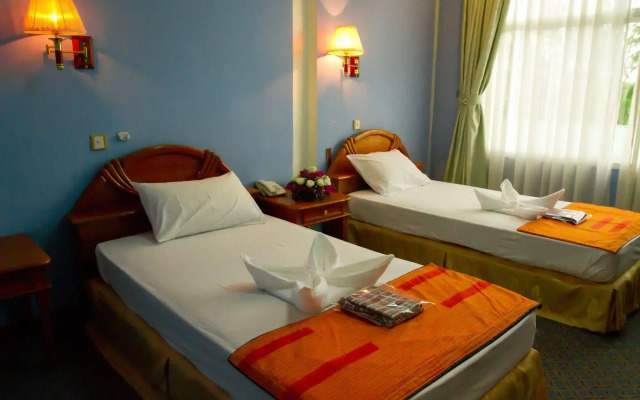 City Golf Resort Hotel
