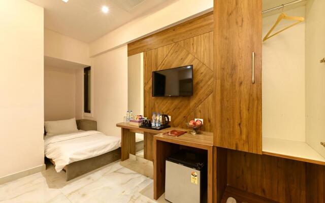 Avalon Palms Agra