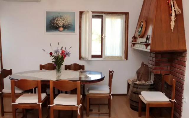 Large Apartment w. big Terrace, Next to the Beach
