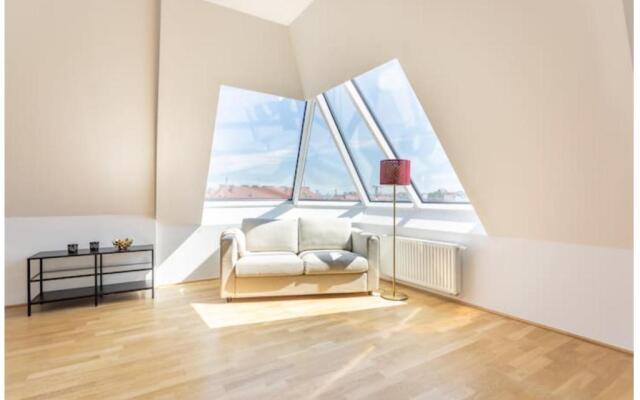 N45 · Penthouse near Schoenbrunn. Amazing Terrasse! N45