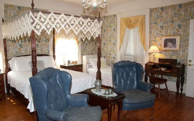 Strong House Inn