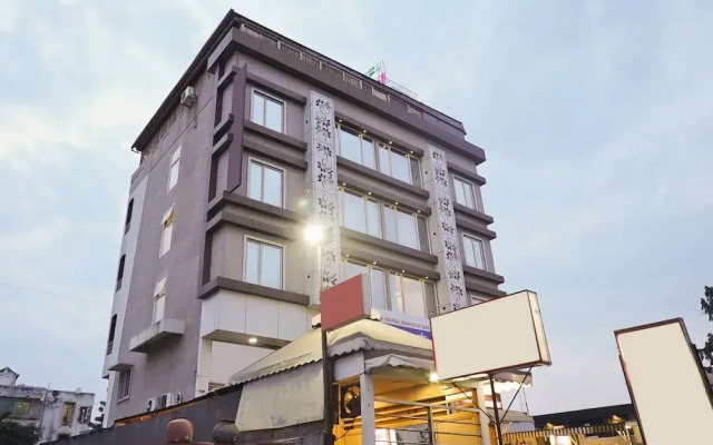 OYO 23524 Shades Of Royal