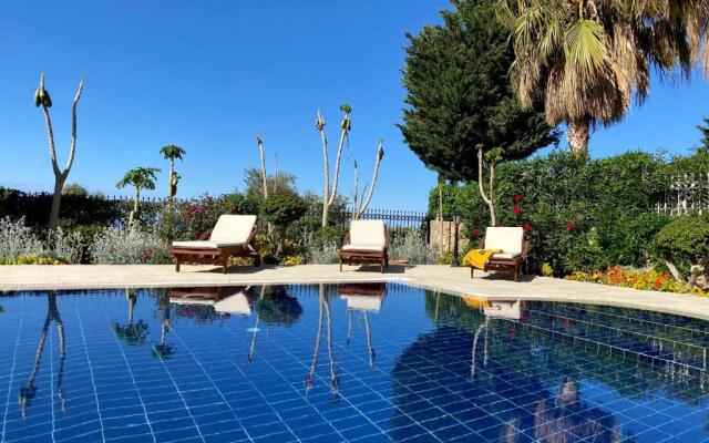 4 Bedroom Deluxe Villa with Mountain and Sea View
