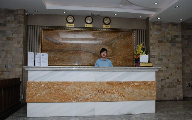 OYO 1107 Dream Gold Hotel 1