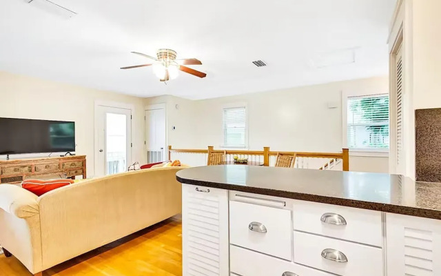 Relax Awhile - Carriage House