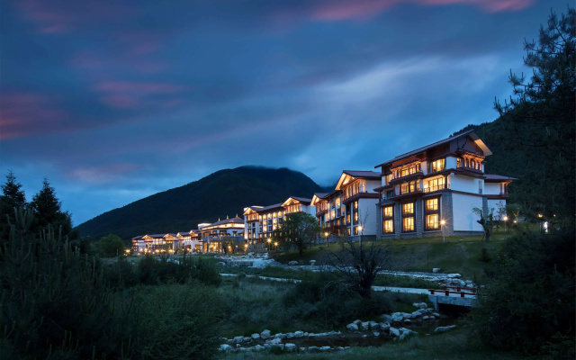 Hilton Linzhi Resort