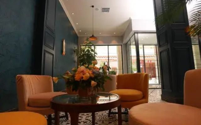 Yujing Saussurea French Style Hotel