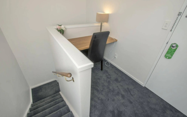Crown on Cintra Lane Serviced Apartments