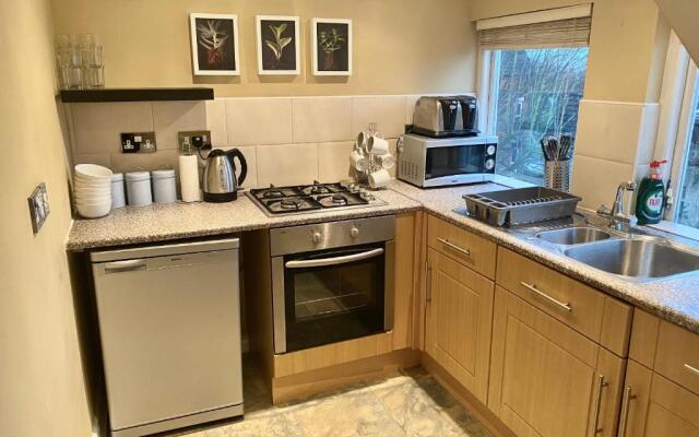 Alpheus Living: Newsham Apartment