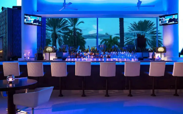 Renaissance Ocean Suites