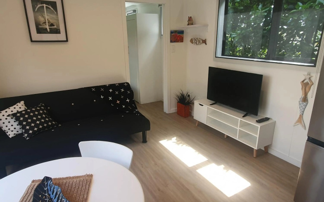 Red Beach Garden Cottage – Guest Rooms – Hibiscus Coast