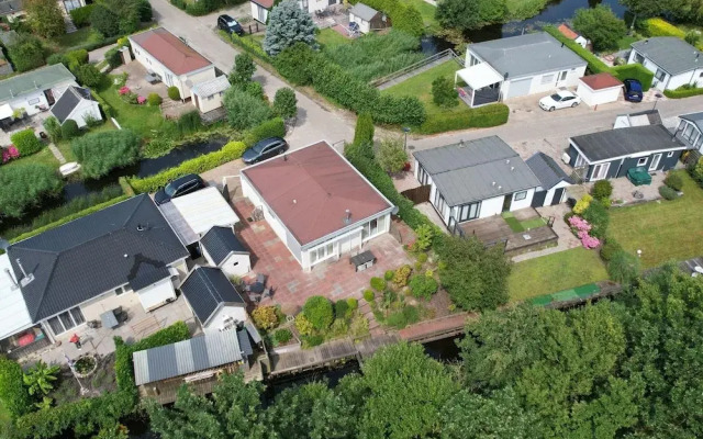 Spacious Bungalow With Roofed Terrace