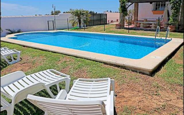 Bungalow Ramos II, con piscina compartida