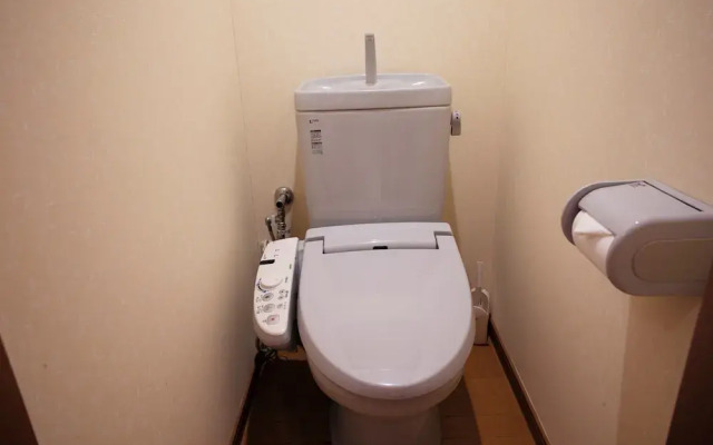 Hosei Apartment 201