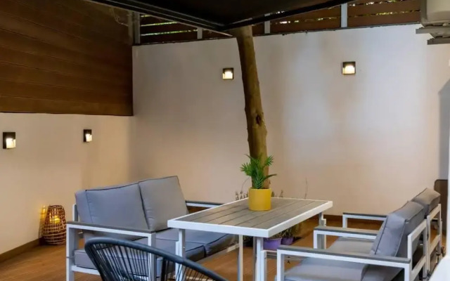 Backyard Modern House Nea Smyrni