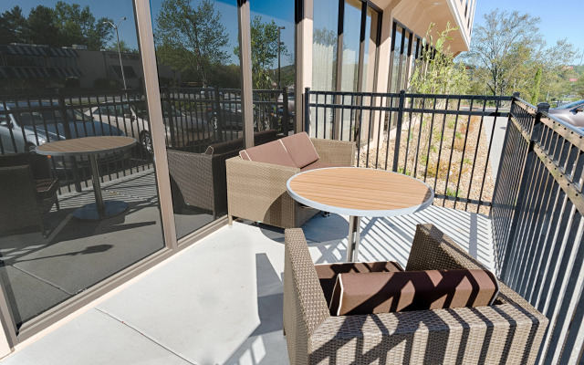 Holiday Inn Knoxville N - Merchant Drive by IHG
