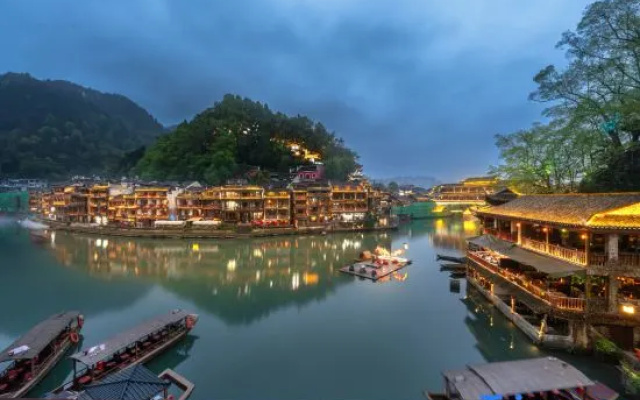 Miss Dong’s River View Homestay, Fenghuang Ancient Town – Outside – Xiangxi