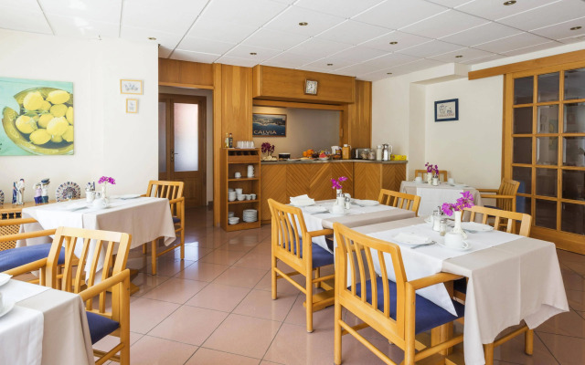 Hostal Residencia Sutimar