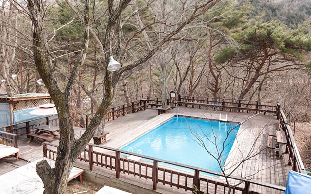 Gimhae Solfragrance Pension