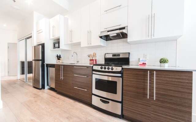 LikeAHotel-Ste Catherine/Downtown Montreal