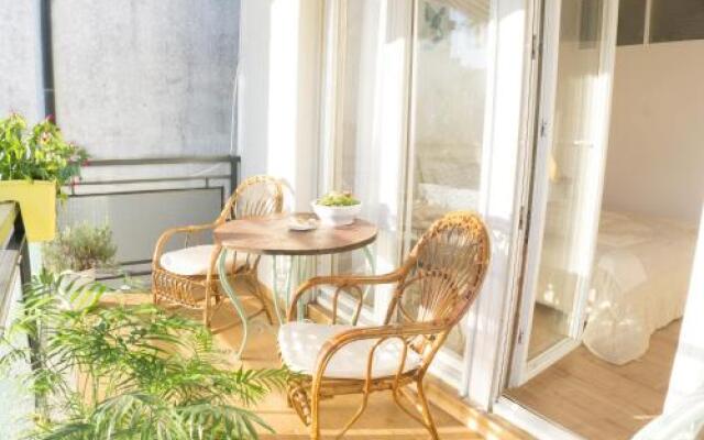 Spacious apartment by the sea 8+4