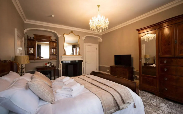 East Walls Hotel