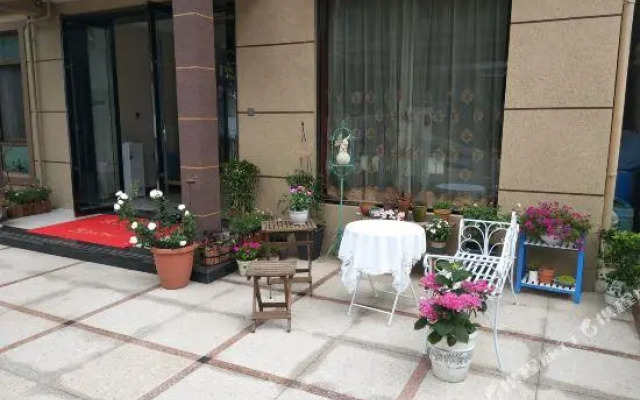 Zhujiajian Hongbo Inn