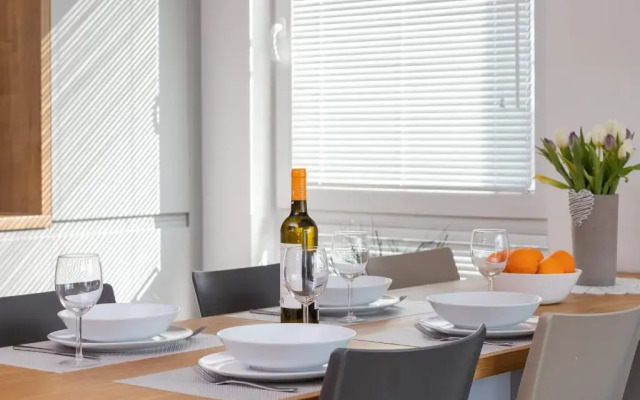 Łowicka 96 Gdynia Apartment by Renters Prestige