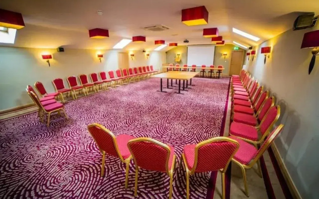 Curran Court Hotel