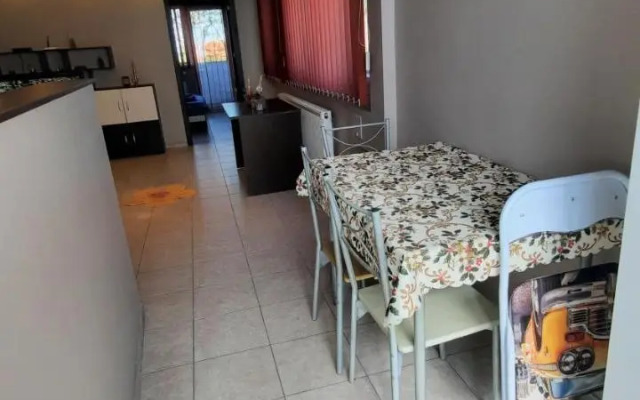 Spacious, modern condo in new villa - sleeps 6