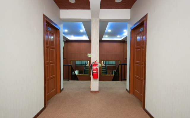 OYO 881 Bintang Square Hotel