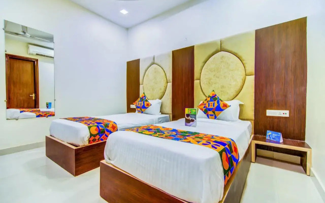 FabHotel Nayyar Inn II