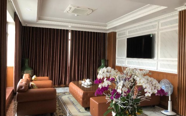 Hoang Hung Hotel